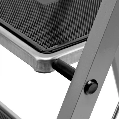 Стремянка 4 ступени, с полимерными ковриками, Сибртех фото 2 Стремянка 4 ступени, с полимерными ковриками, Сибртех фото 2